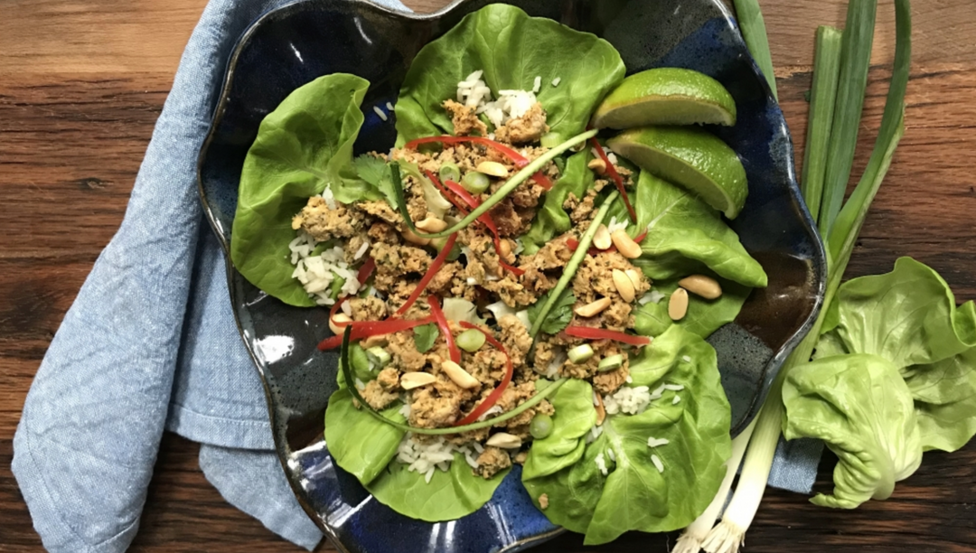 THAI “SAI UA” LETTUCE WRAP